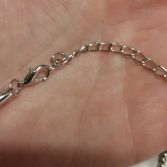 New Beautiful Owl Pendant Necklace - Picture 3 of 4